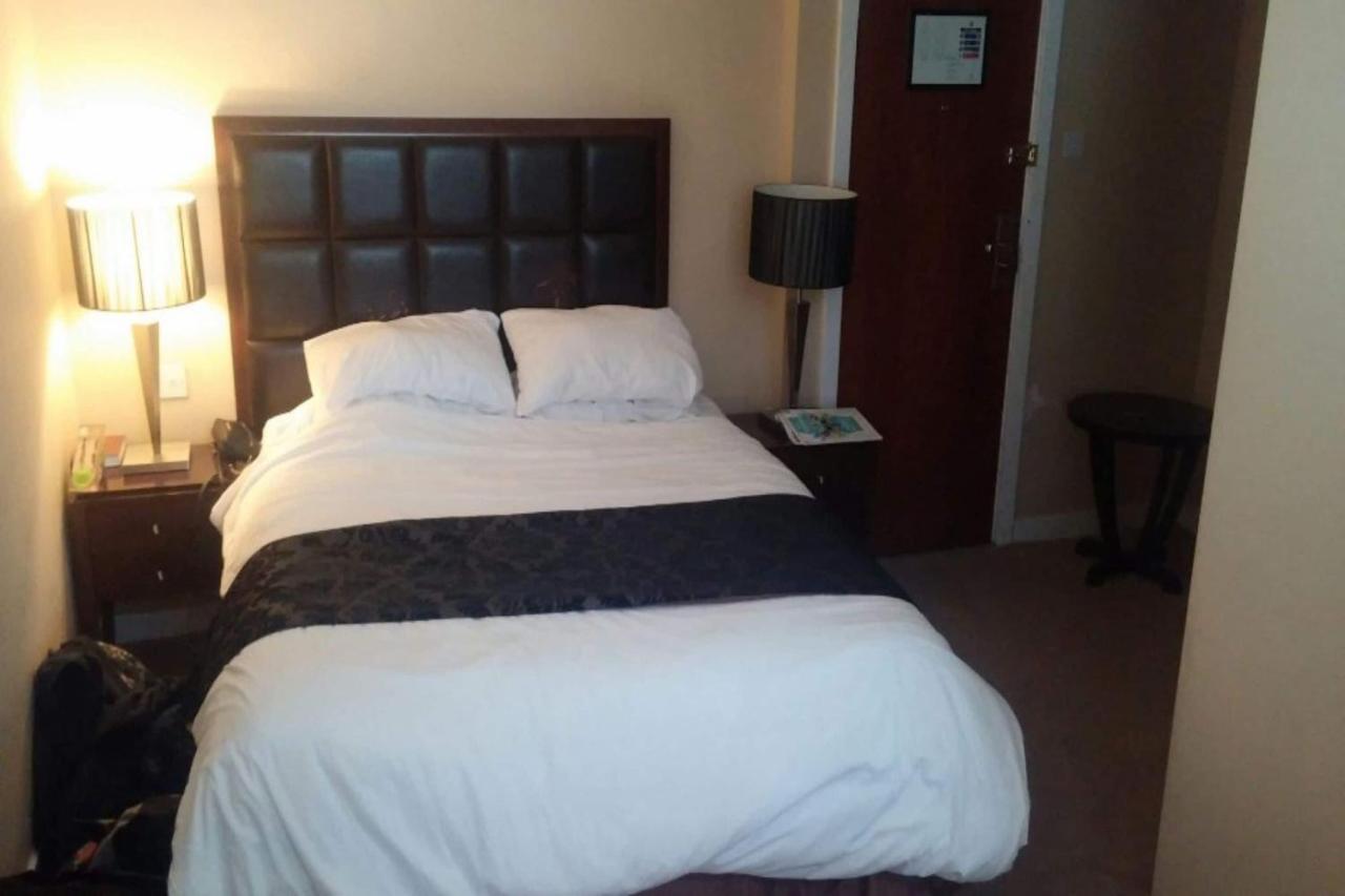 Oyo Clayton Lodge Newcastle-under-Lyme Extérieur photo