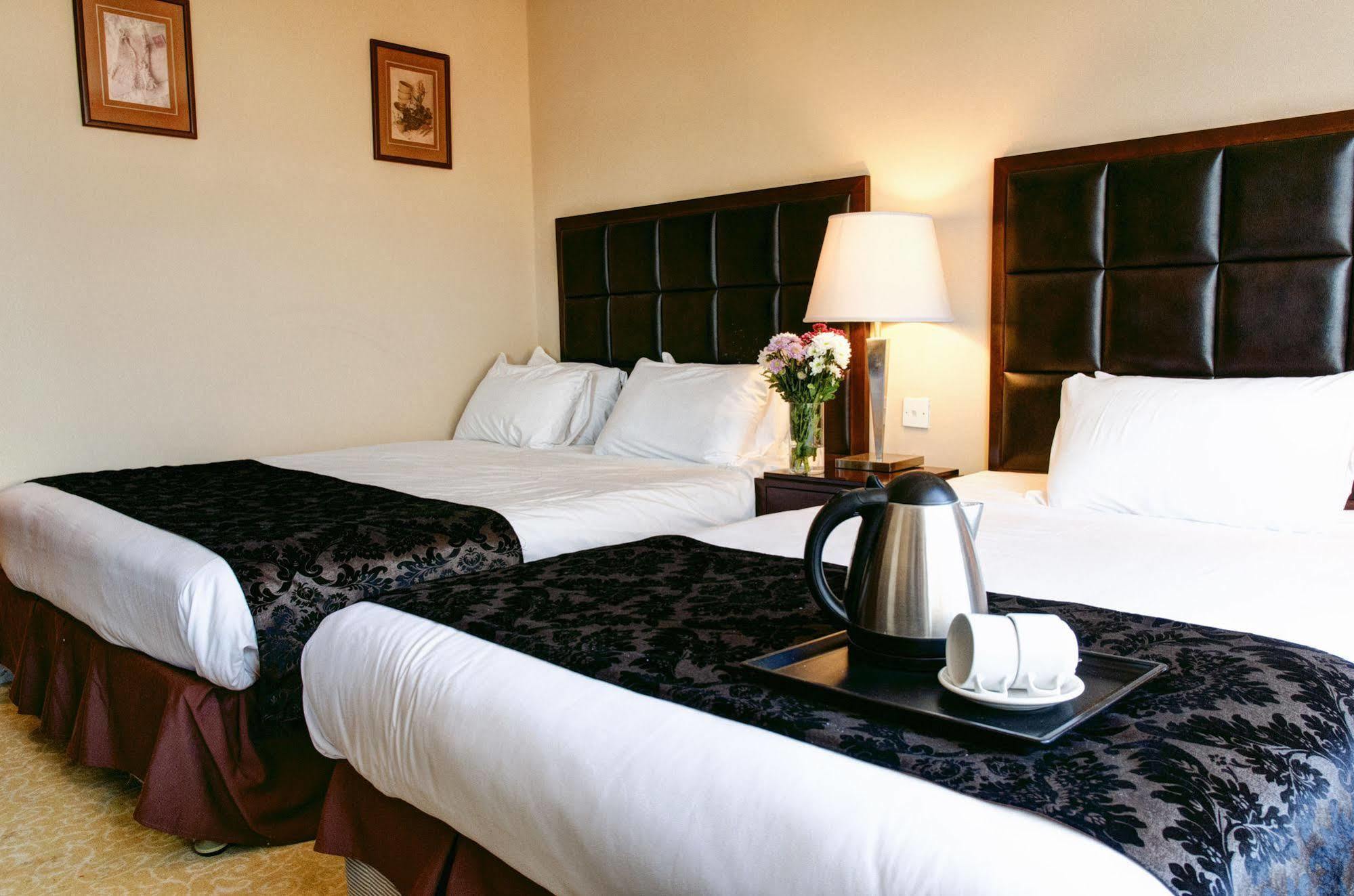Oyo Clayton Lodge Newcastle-under-Lyme Extérieur photo